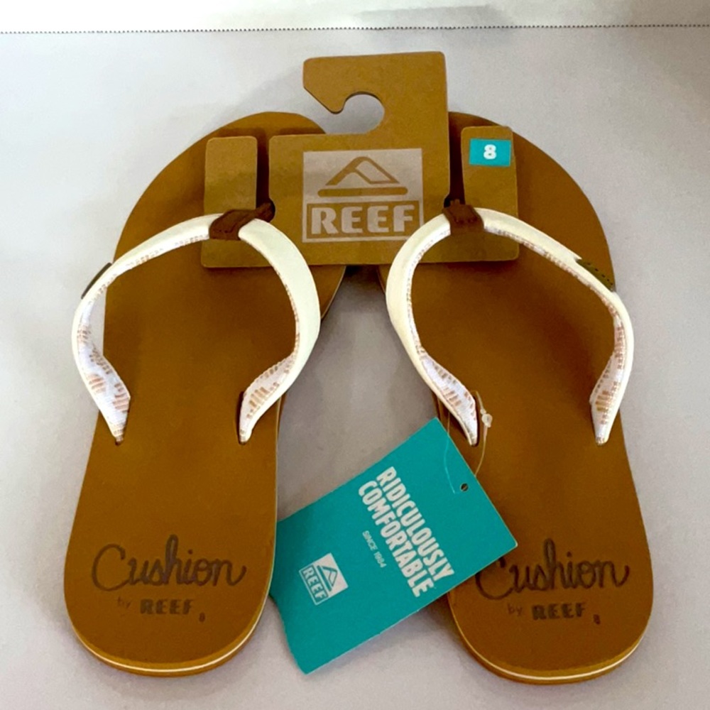 New: Woman’s size 8 flip flops by Reef